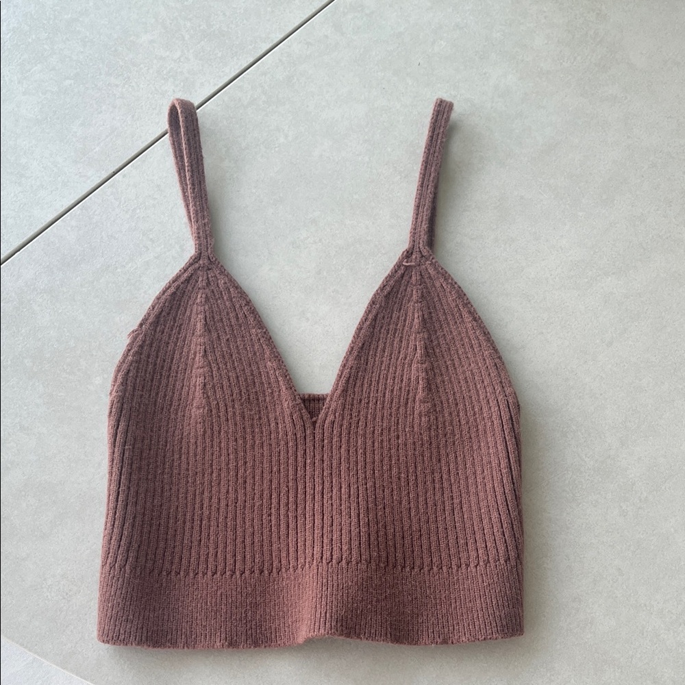 Ribbed Knit V-Neck Cropped Tank Top - Brown